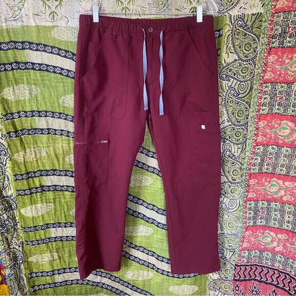 FIGS Men's Burgundy Cairo Cargo Scrub Pants Size Medium Short - Picture 2 of 16